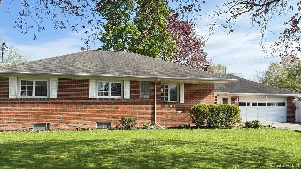 60 Ryerson Road New Hampton NY 10958