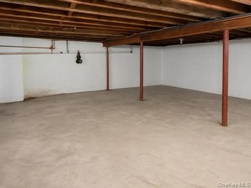 60 Ryerson Road New Hampton NY 10958