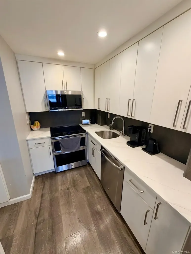 360 Shore Road Long Beach NY 11561