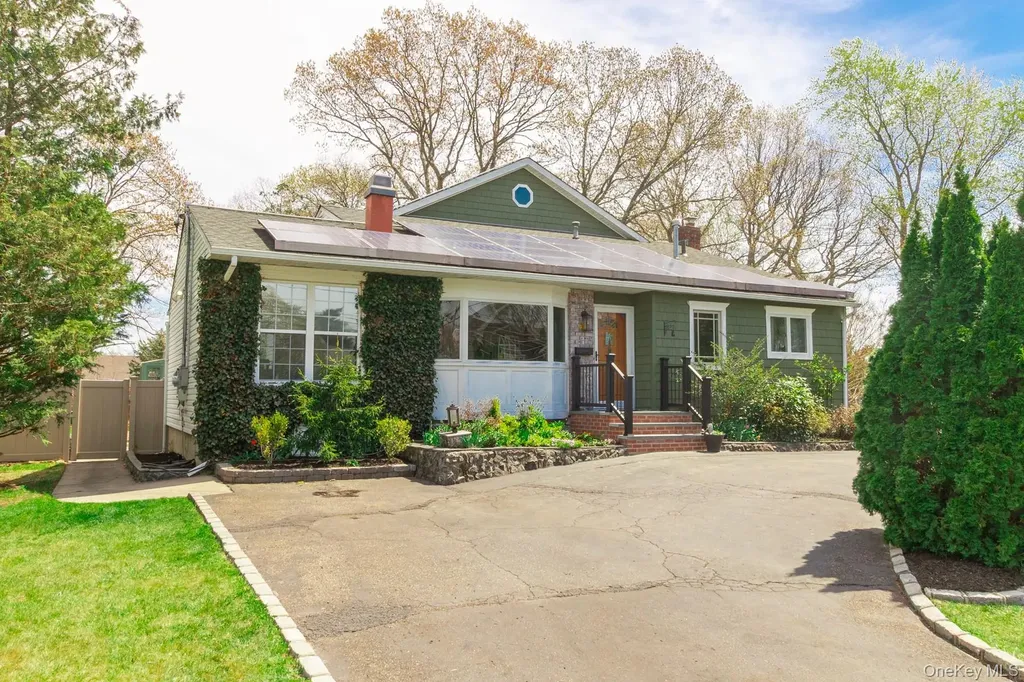 11 Harvest Lane West Islip NY 11795