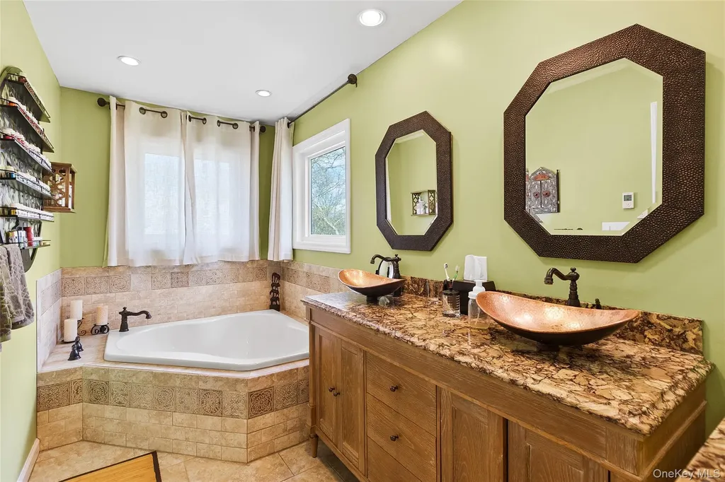11 Harvest Lane West Islip NY 11795
