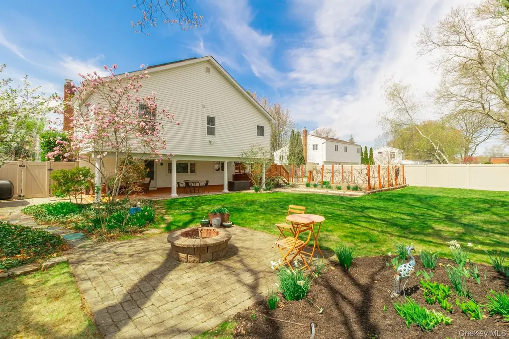 11 Harvest Lane West Islip NY 11795