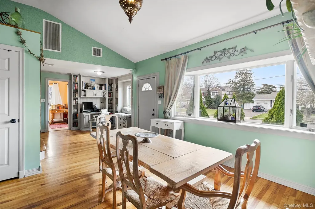 11 Harvest Lane West Islip NY 11795
