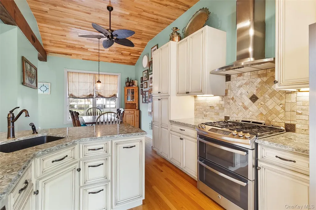 11 Harvest Lane West Islip NY 11795