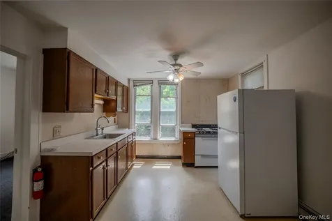 56-58 Vineyard Avenue Highland NY 12528