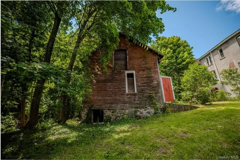 56-58 Vineyard Avenue Highland NY 12528