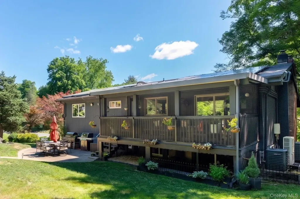 27 Lakeview Avenue W Cortlandt Manor NY 10567