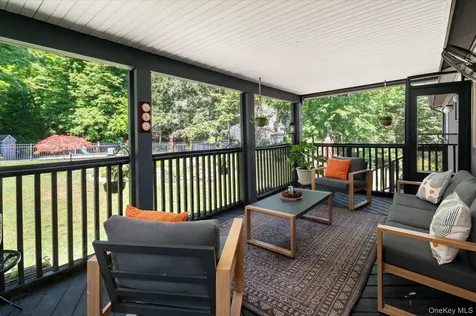 27 Lakeview Avenue W Cortlandt Manor NY 10567
