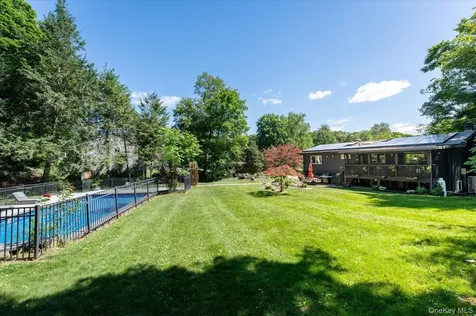 27 Lakeview Avenue W Cortlandt Manor NY 10567