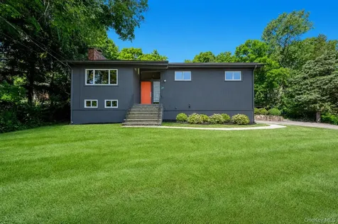 27 Lakeview Avenue W Cortlandt Manor NY 10567