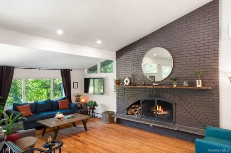 27 Lakeview Avenue W Cortlandt Manor NY 10567
