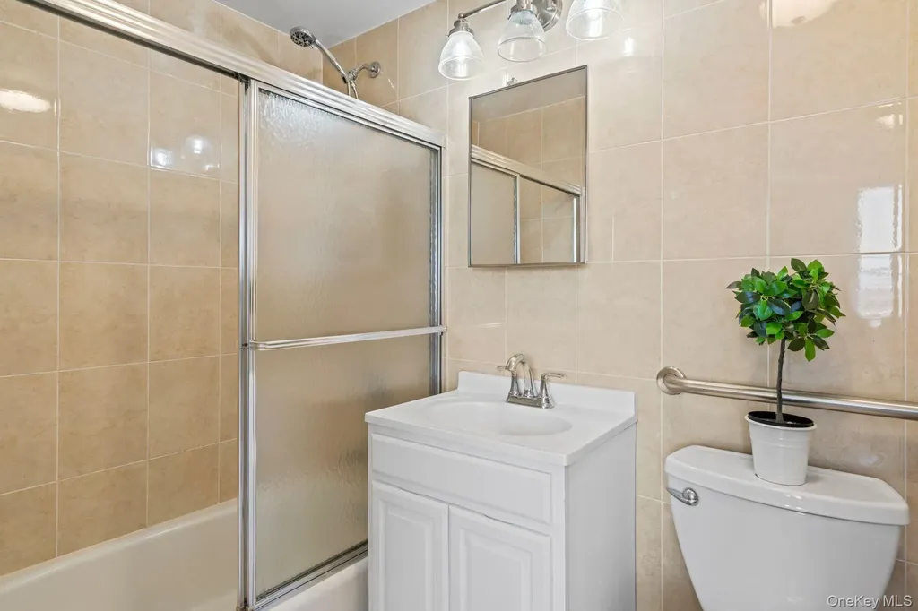 13616 31st Road Flushing NY 11354