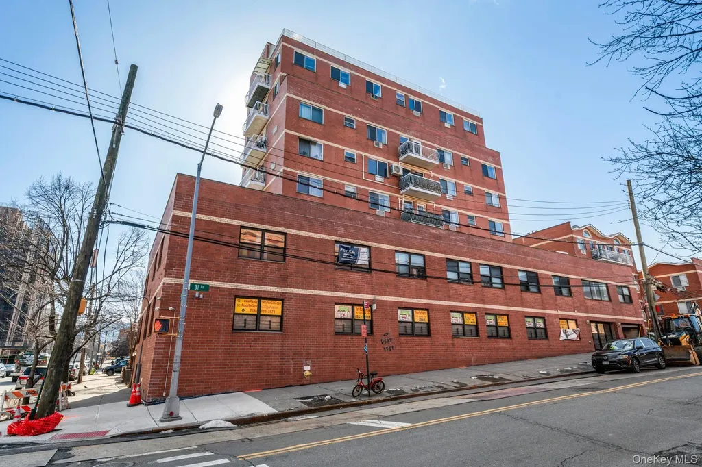 13616 31st Road Flushing NY 11354