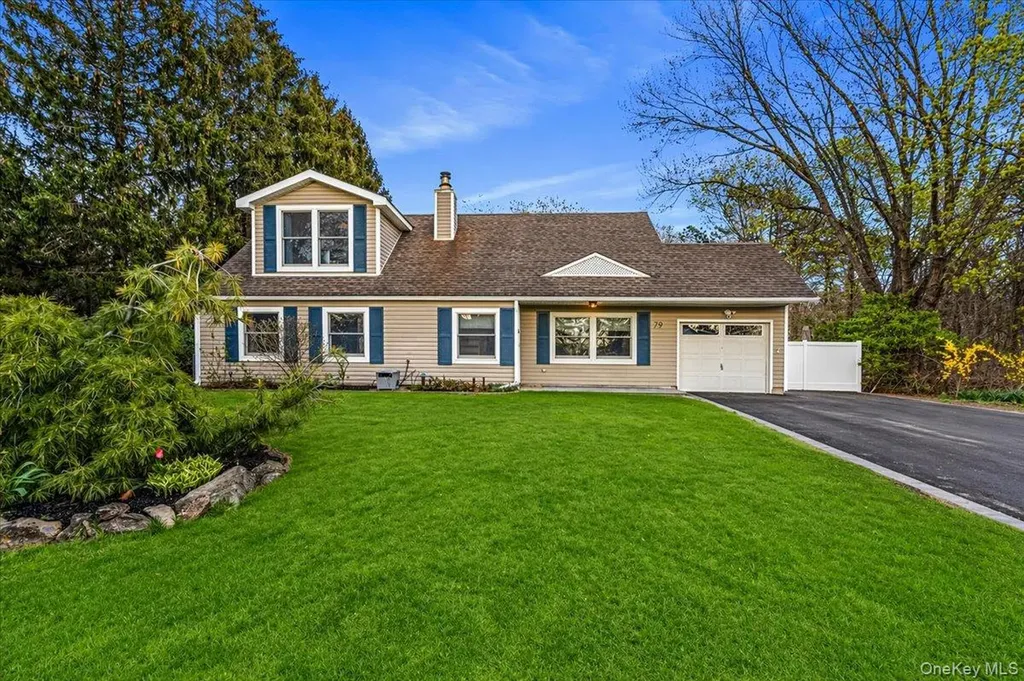 79 White Pine Way Medford NY 11763