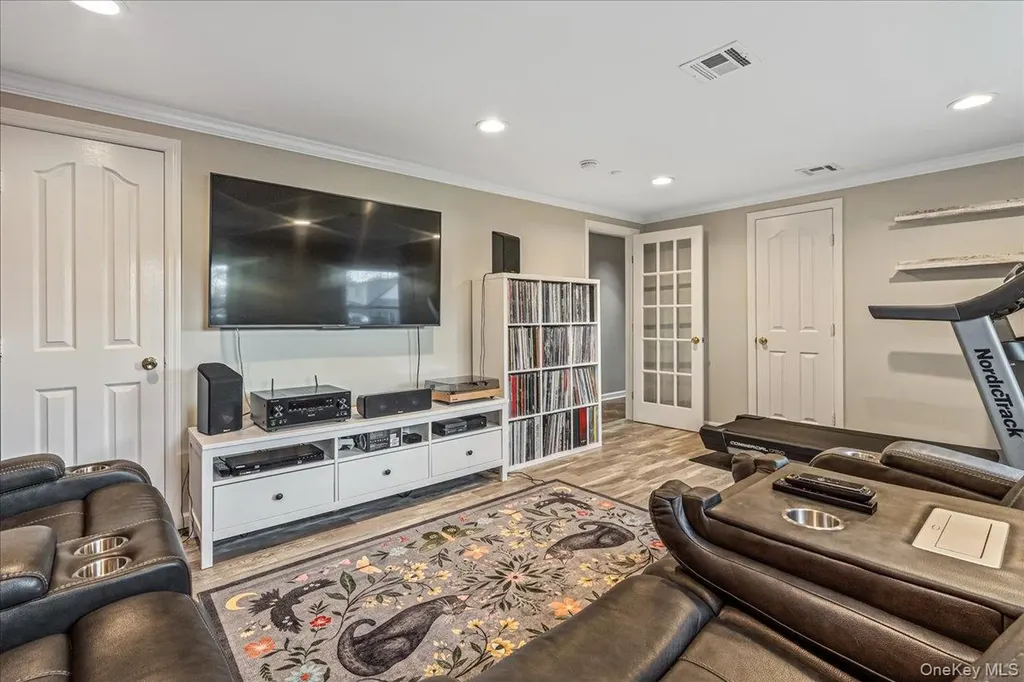 79 White Pine Way Medford NY 11763