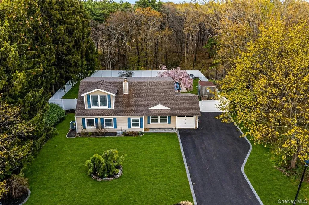 79 White Pine Way Medford NY 11763