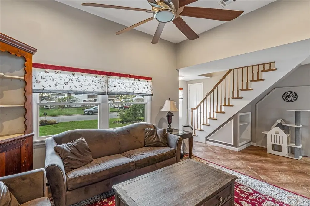 79 White Pine Way Medford NY 11763