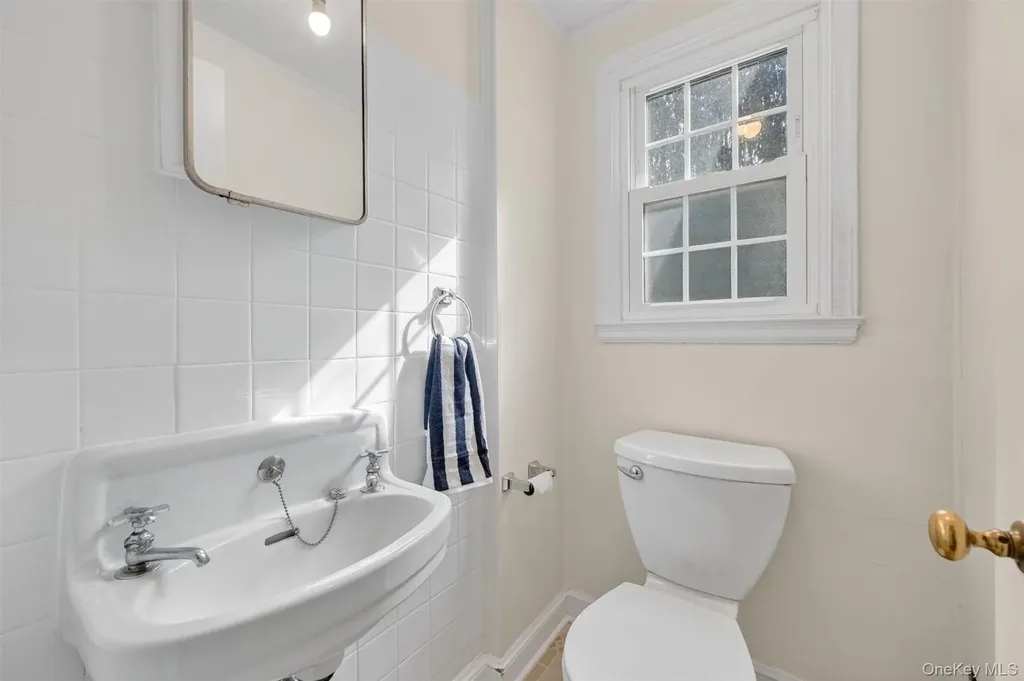 64 Beech Street W White Plains NY 10604