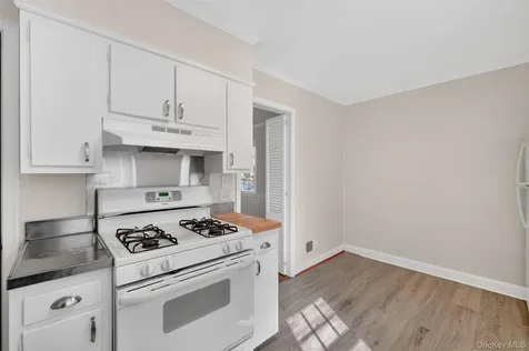 64 Beech Street W White Plains NY 10604