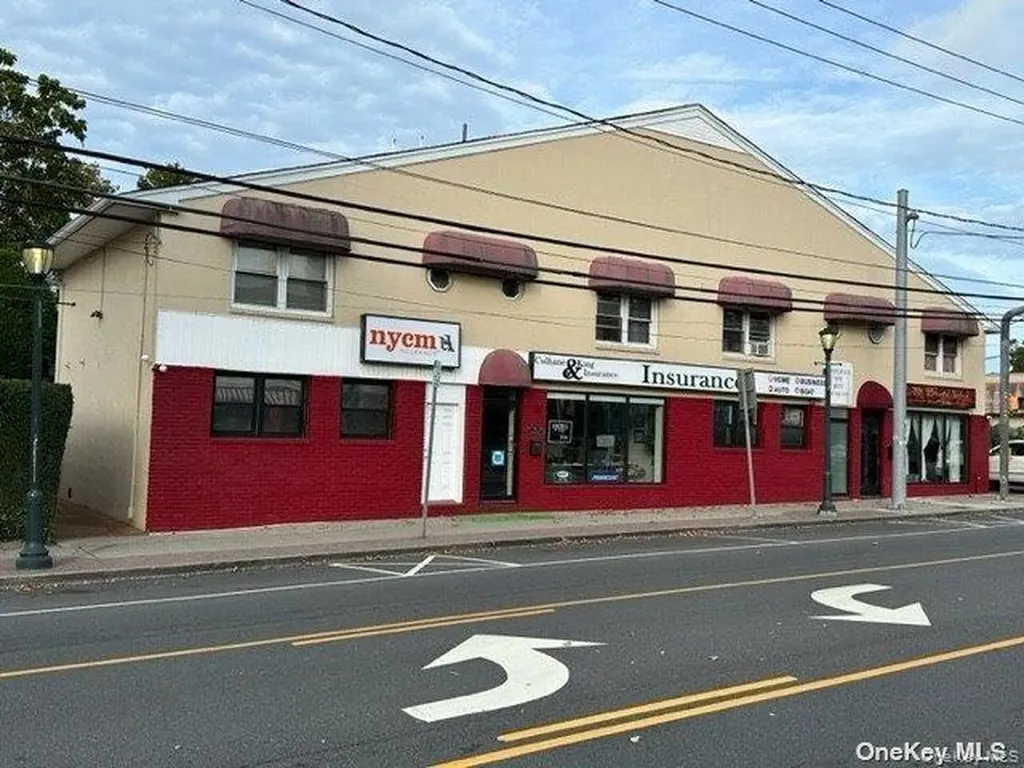 360 Larkfield Road East Northport NY 11731
