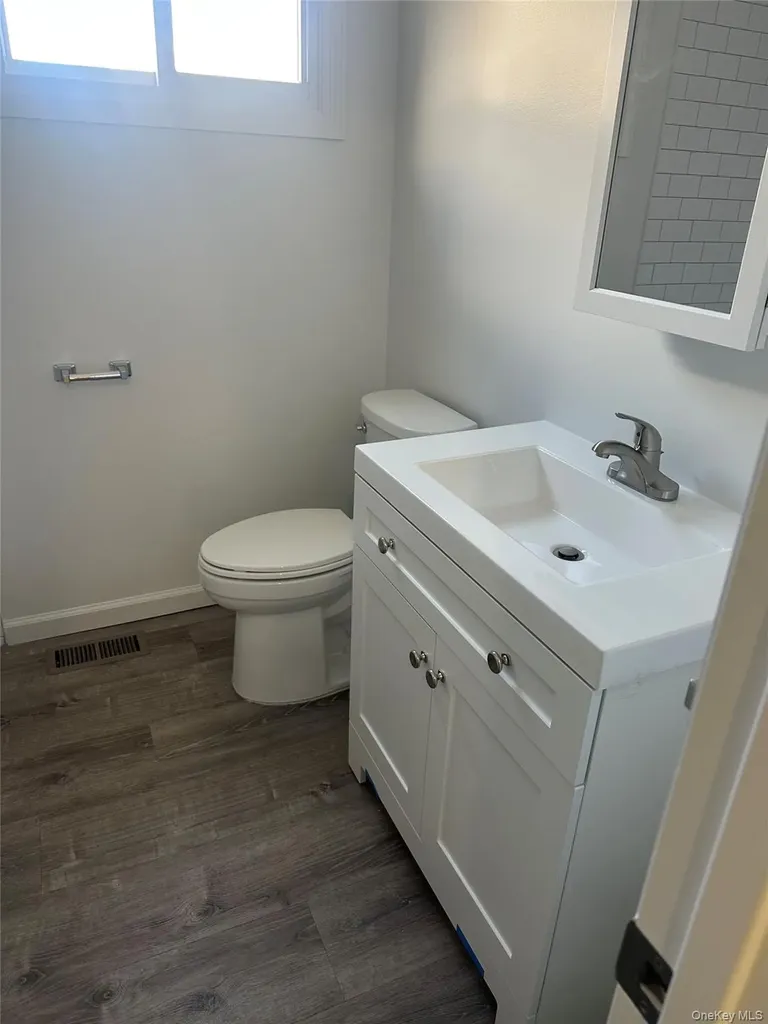 360 Larkfield Road East Northport NY 11731