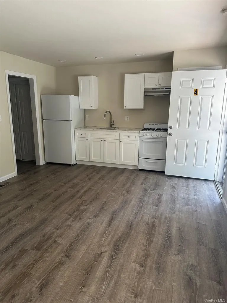360 Larkfield Road East Northport NY 11731