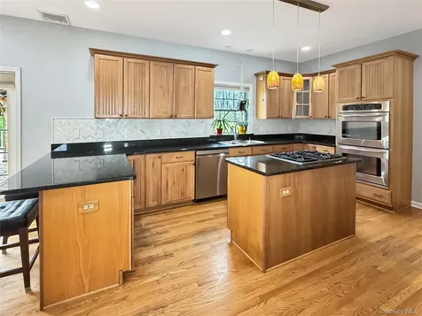 343 North Avenue Pleasant Valley NY 12569