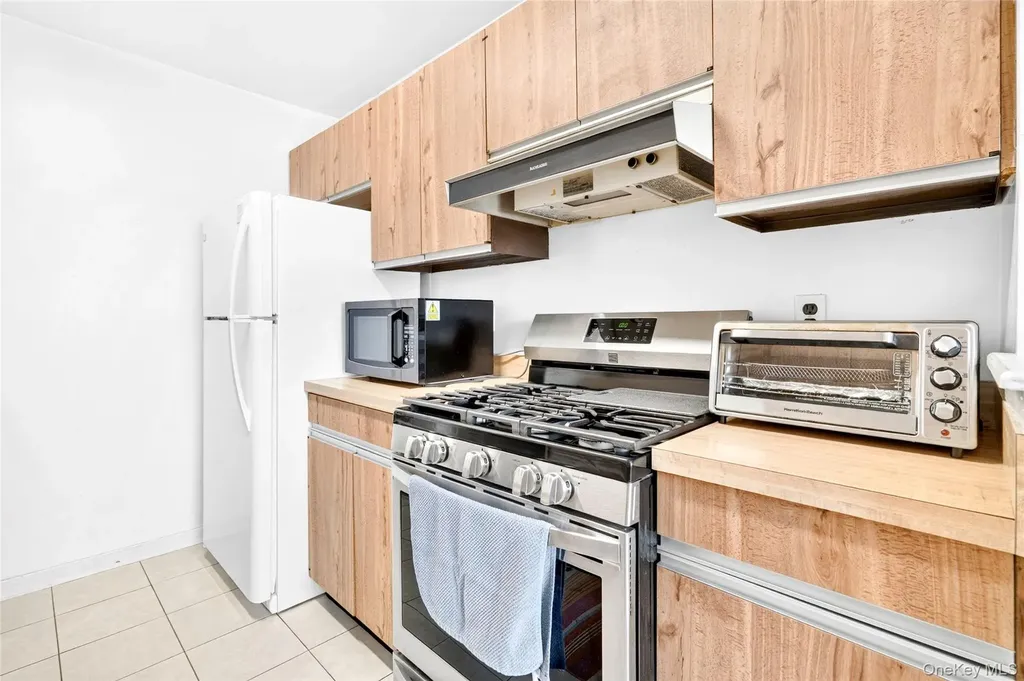 23 Hillside Terrace White Plains NY 10601