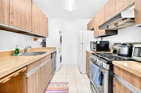 23 Hillside Terrace White Plains NY 10601