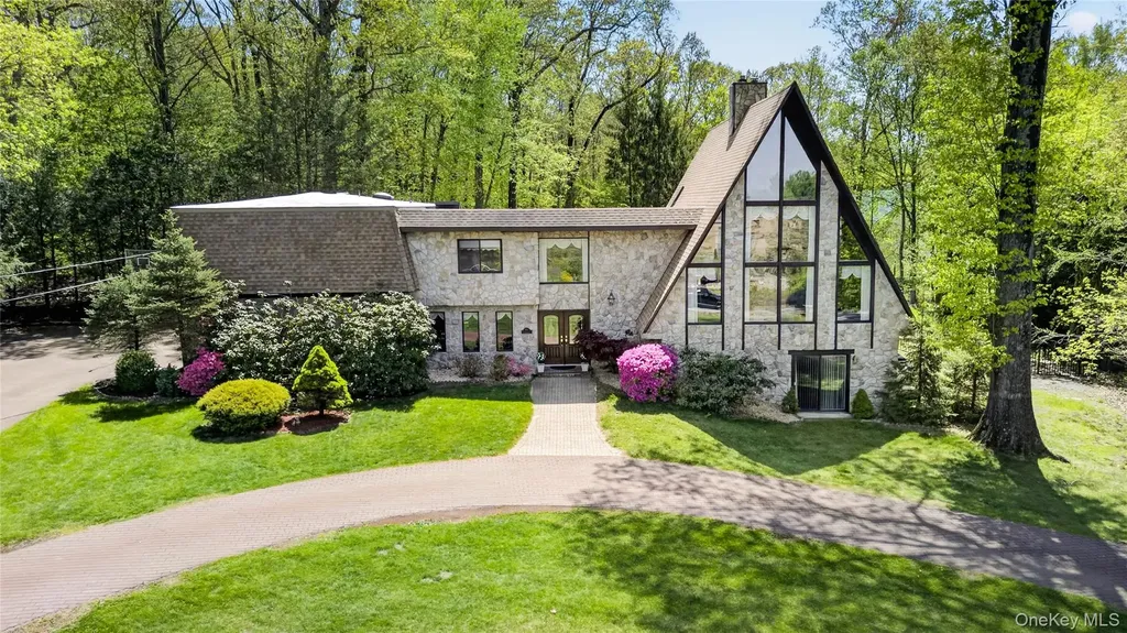 4 Innsbruck Boulevard Hopewell Junction NY 12533