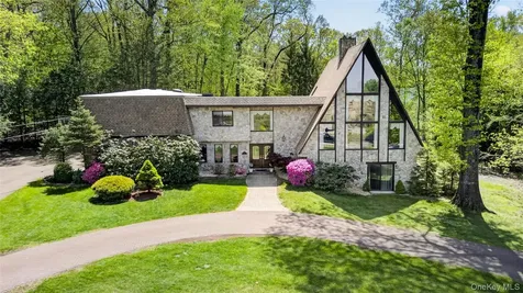 4 Innsbruck Boulevard Hopewell Junction NY 12533