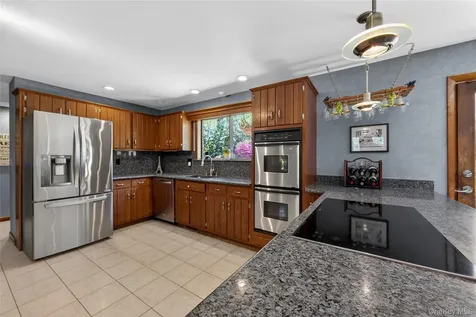 4 Innsbruck Boulevard Hopewell Junction NY 12533