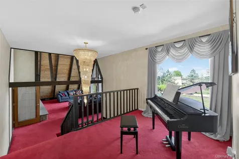 4 Innsbruck Boulevard Hopewell Junction NY 12533