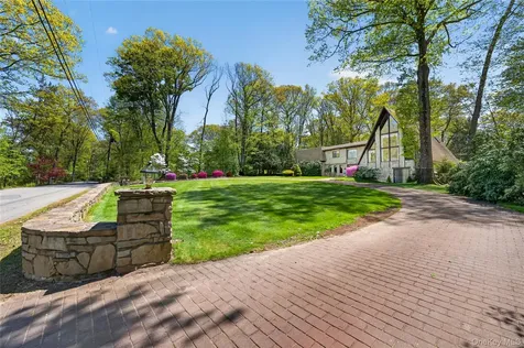 4 Innsbruck Boulevard Hopewell Junction NY 12533