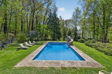 4 Innsbruck Boulevard Hopewell Junction NY 12533