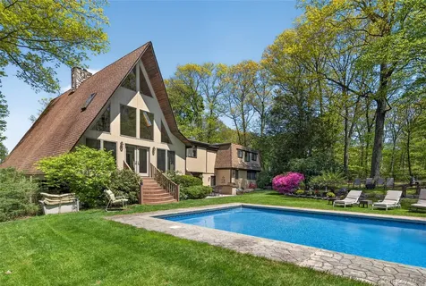 4 Innsbruck Boulevard Hopewell Junction NY 12533