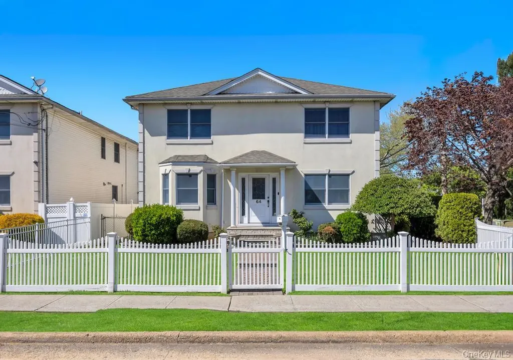 64 Cottage Place Mineola NY 11501