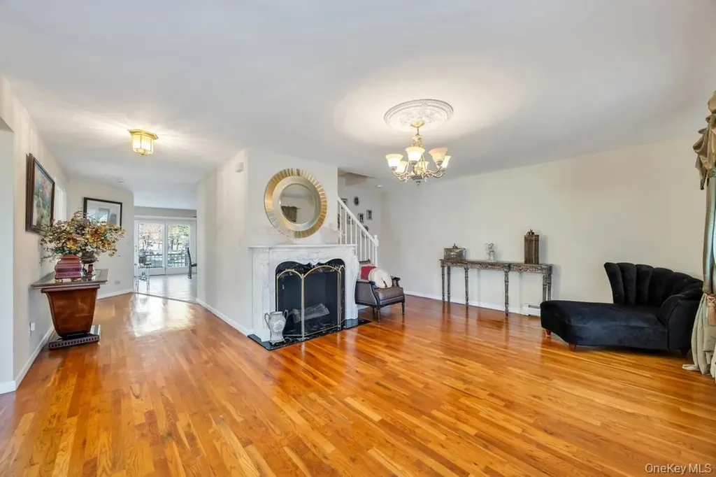 64 Cottage Place Mineola NY 11501