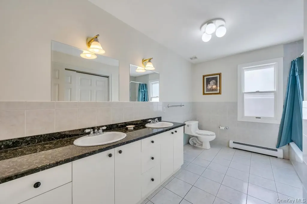 64 Cottage Place Mineola NY 11501