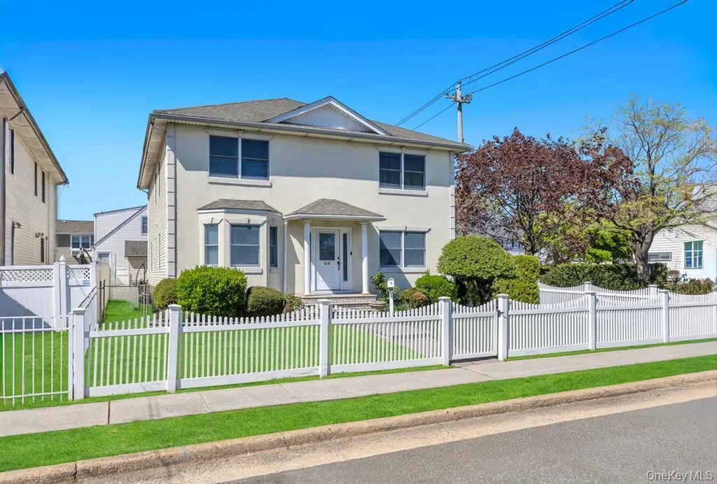 64 Cottage Place Mineola NY 11501