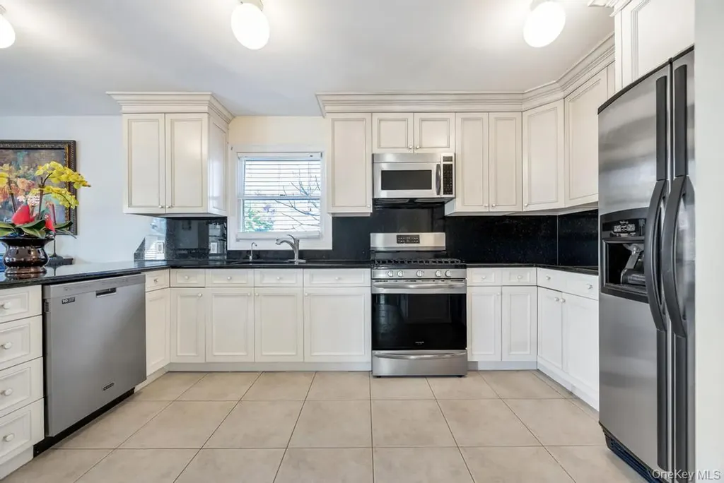 64 Cottage Place Mineola NY 11501