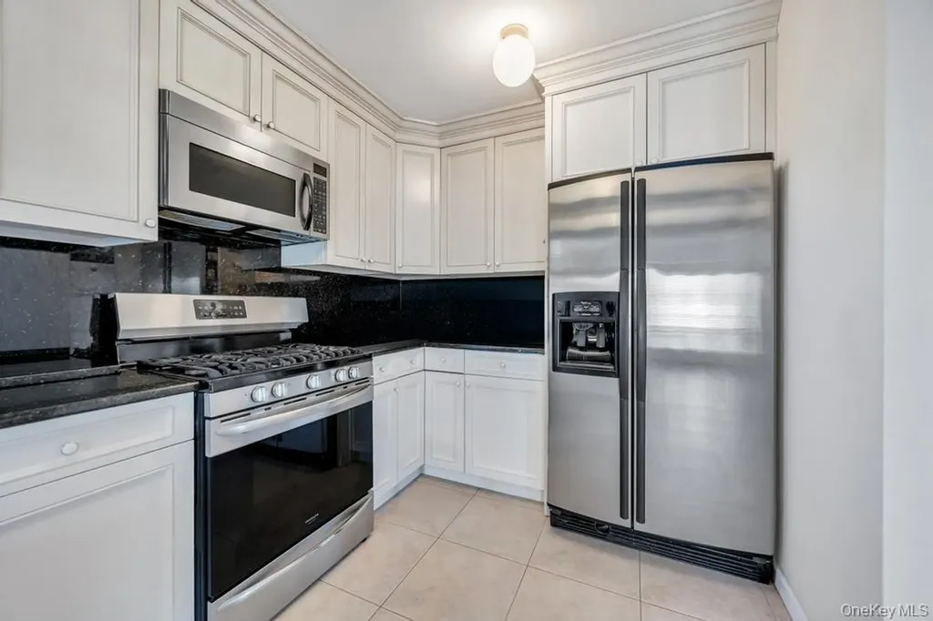 64 Cottage Place Mineola NY 11501