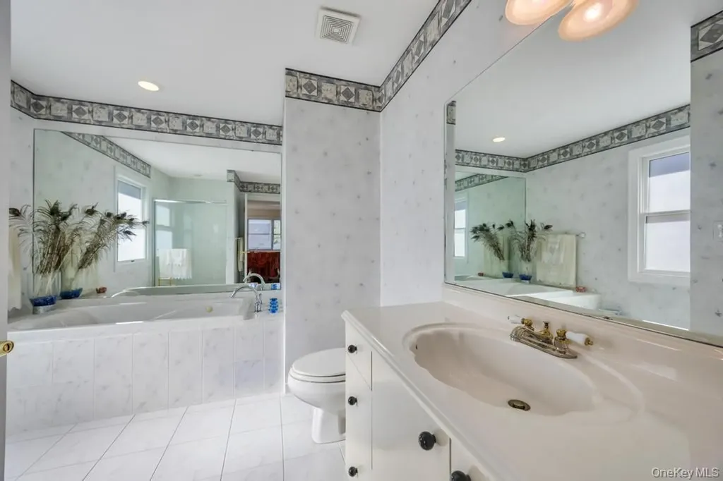 64 Cottage Place Mineola NY 11501
