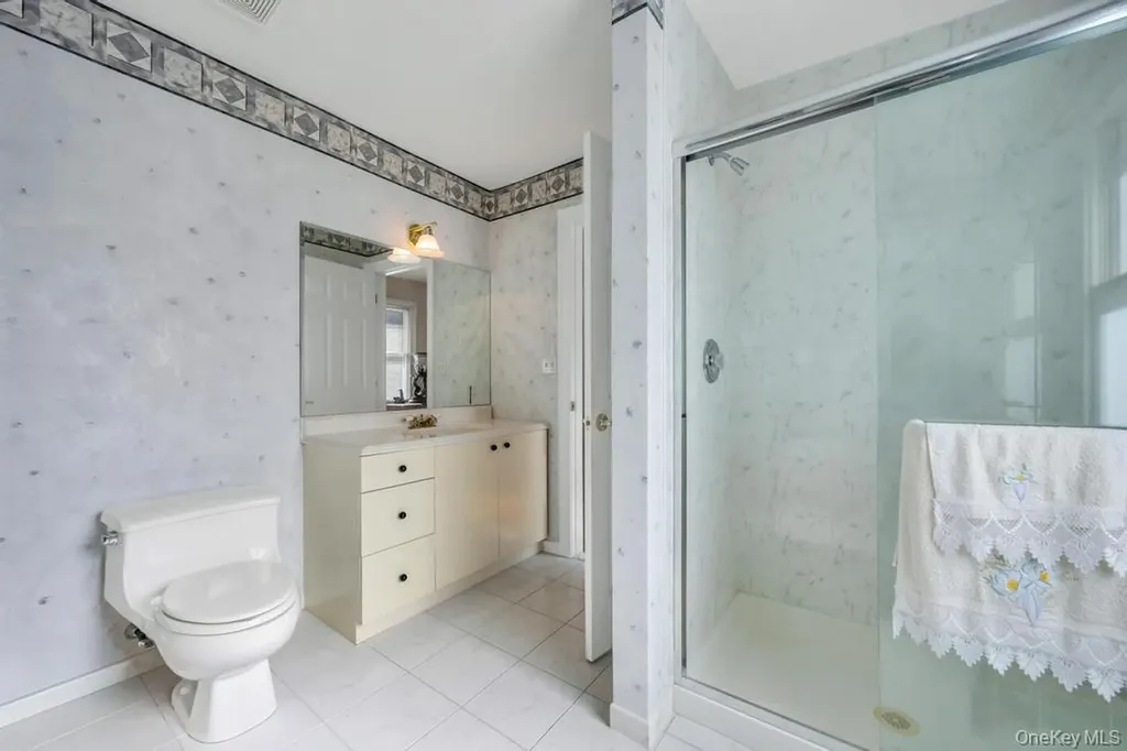 64 Cottage Place Mineola NY 11501