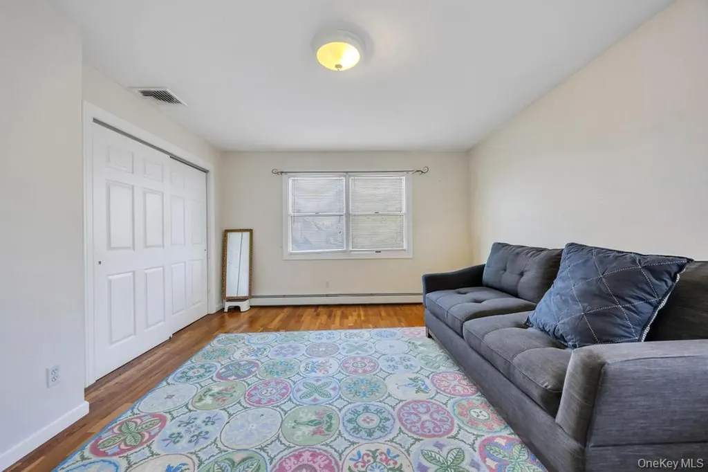 64 Cottage Place Mineola NY 11501