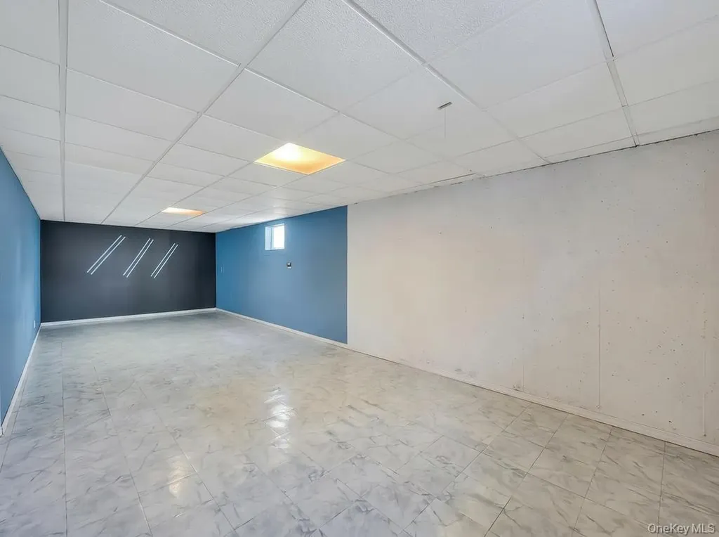 64 Cottage Place Mineola NY 11501