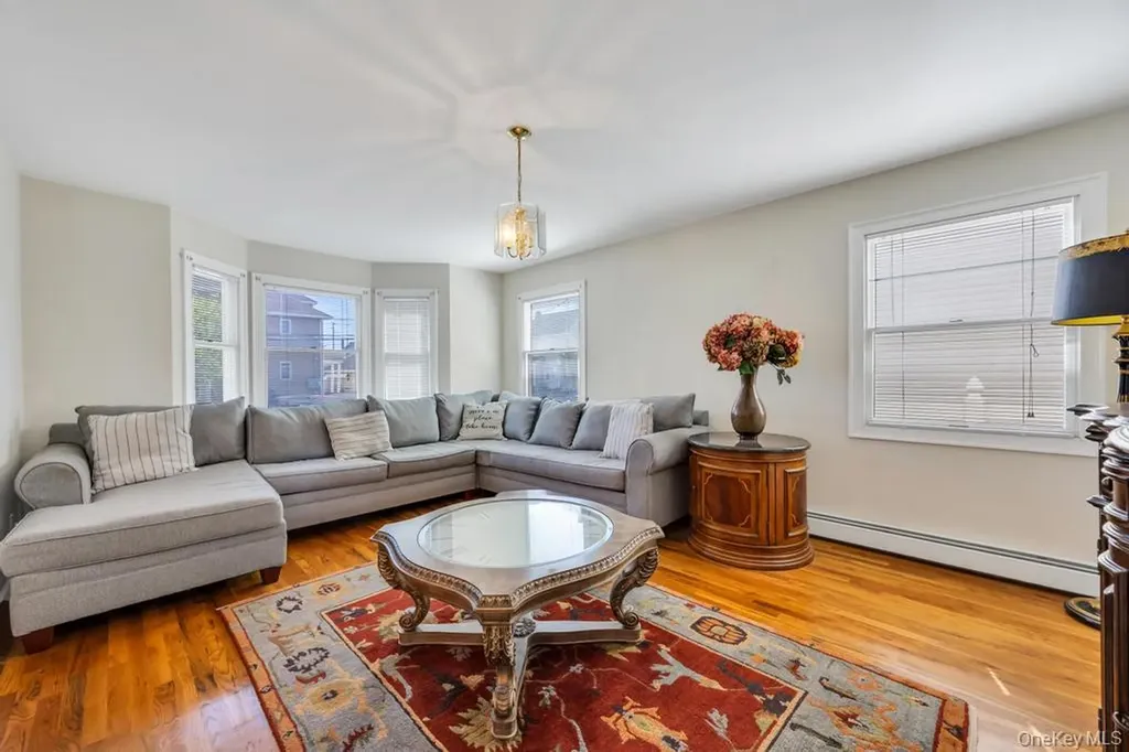64 Cottage Place Mineola NY 11501