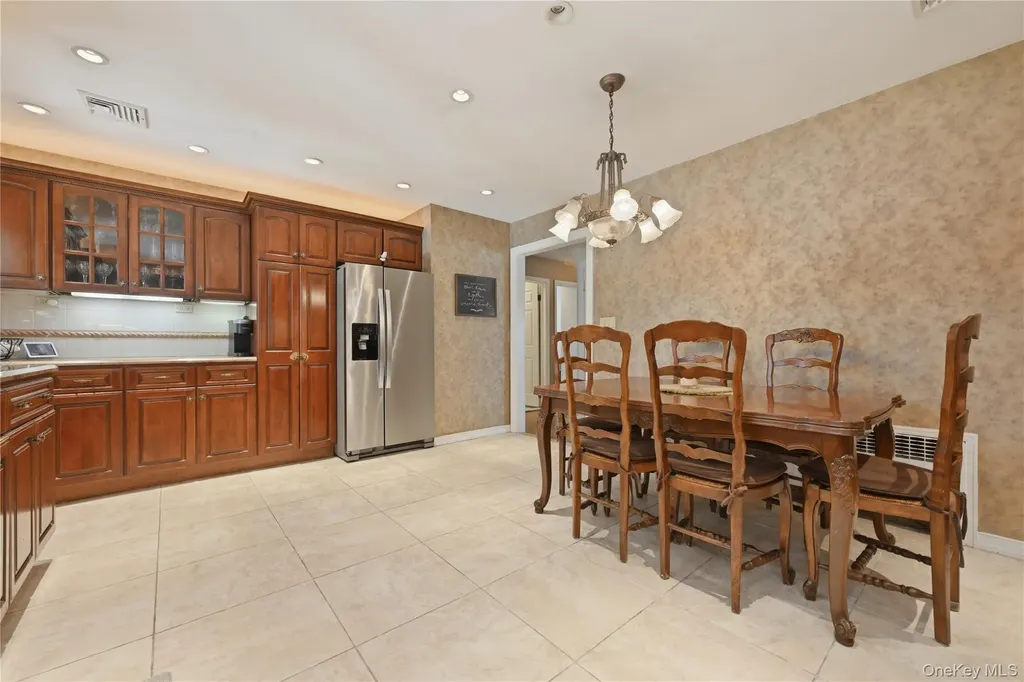 11 Rumson Road Massapequa NY 11758