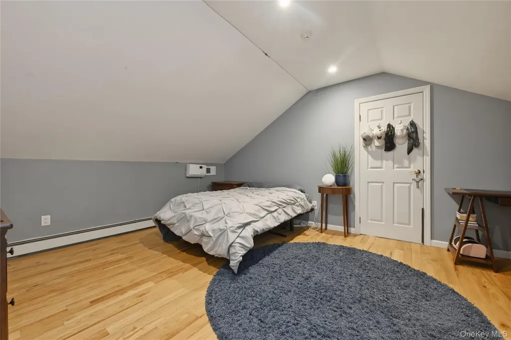 11 Rumson Road Massapequa NY 11758
