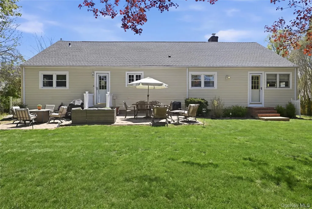 11 Rumson Road Massapequa NY 11758